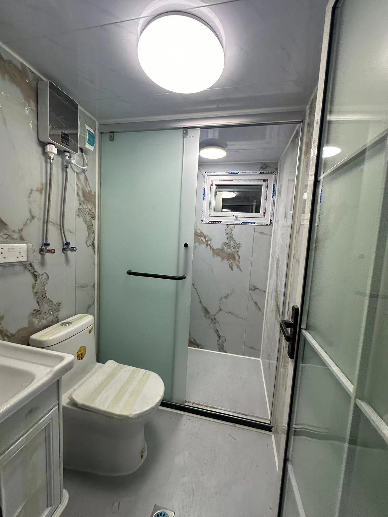 20FT Bathroom Model 4