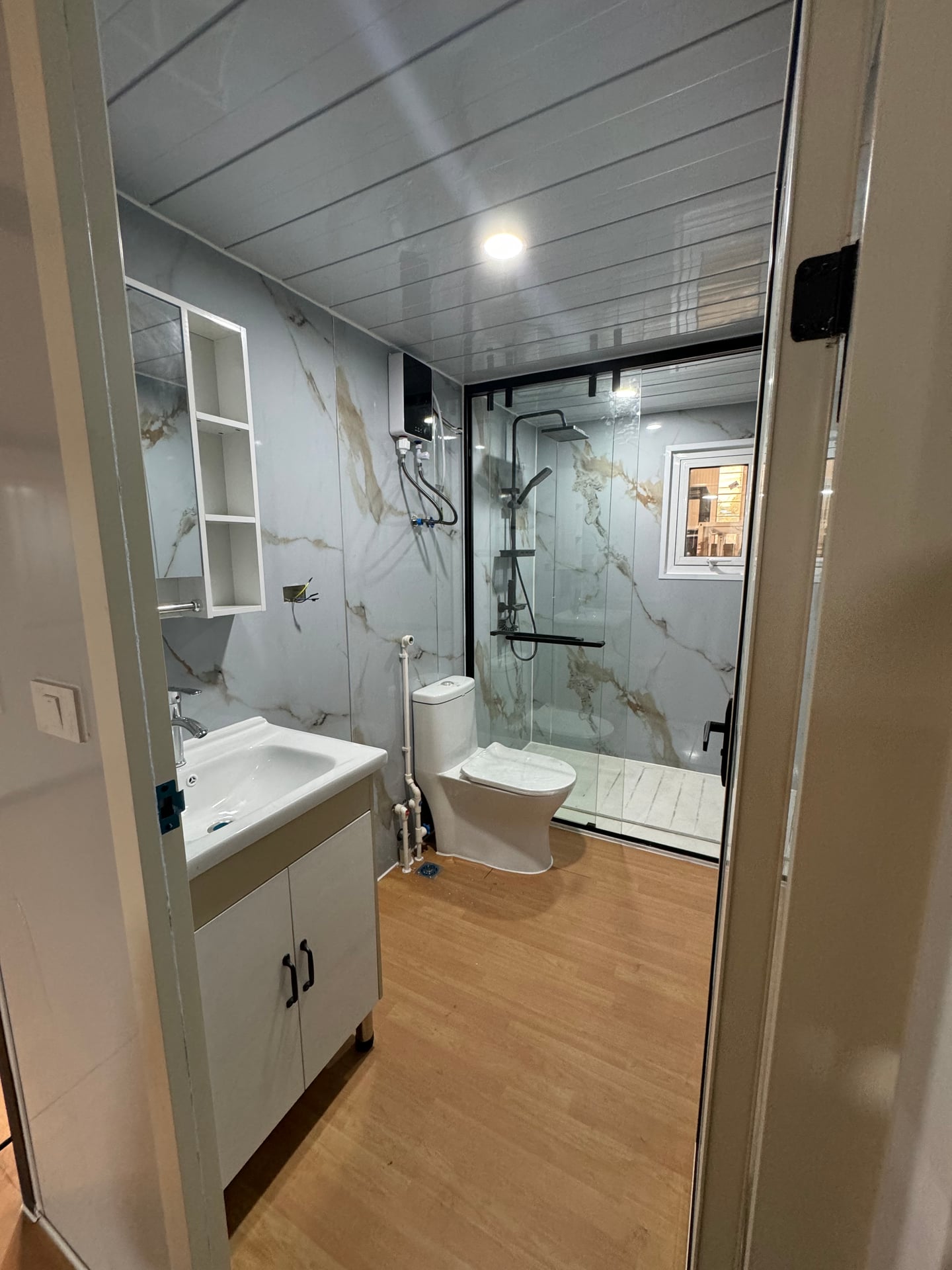40FT Bathroom Model 10
