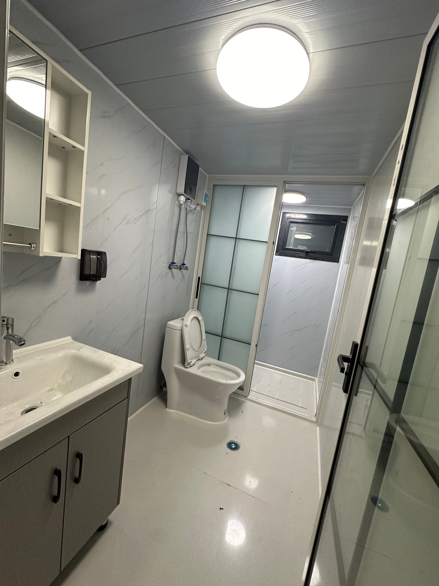 40FT Bathroom Model 3