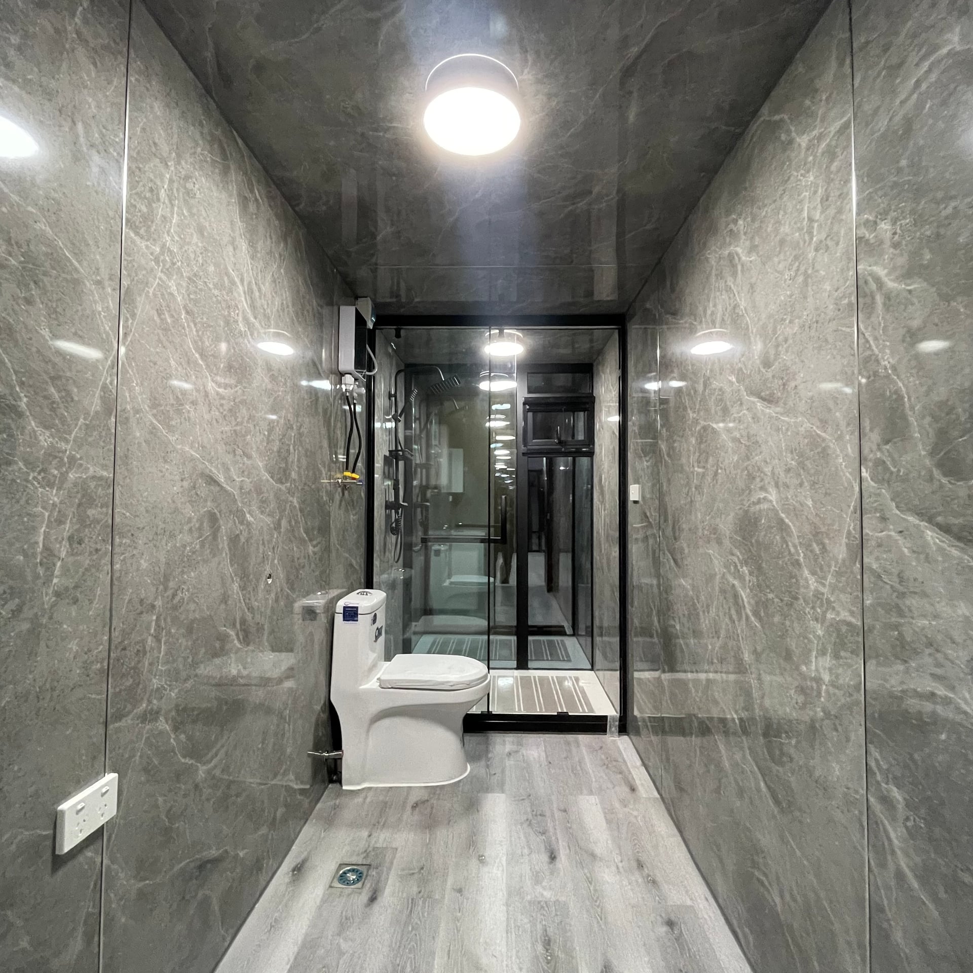 40FT Bathroom Model 9